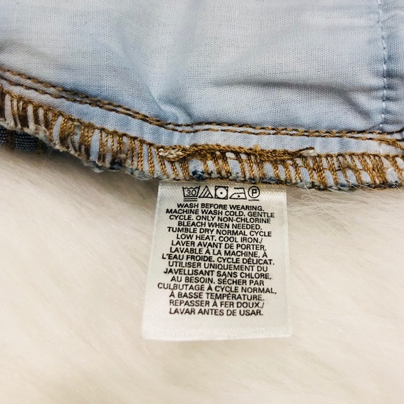 PINK VICTORIAβS SECRET DISTRESSED DENIM SHORT - Picture 6 of 7